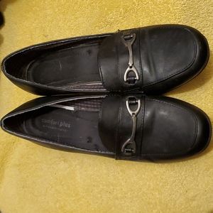 Black Heel Buckle shoes